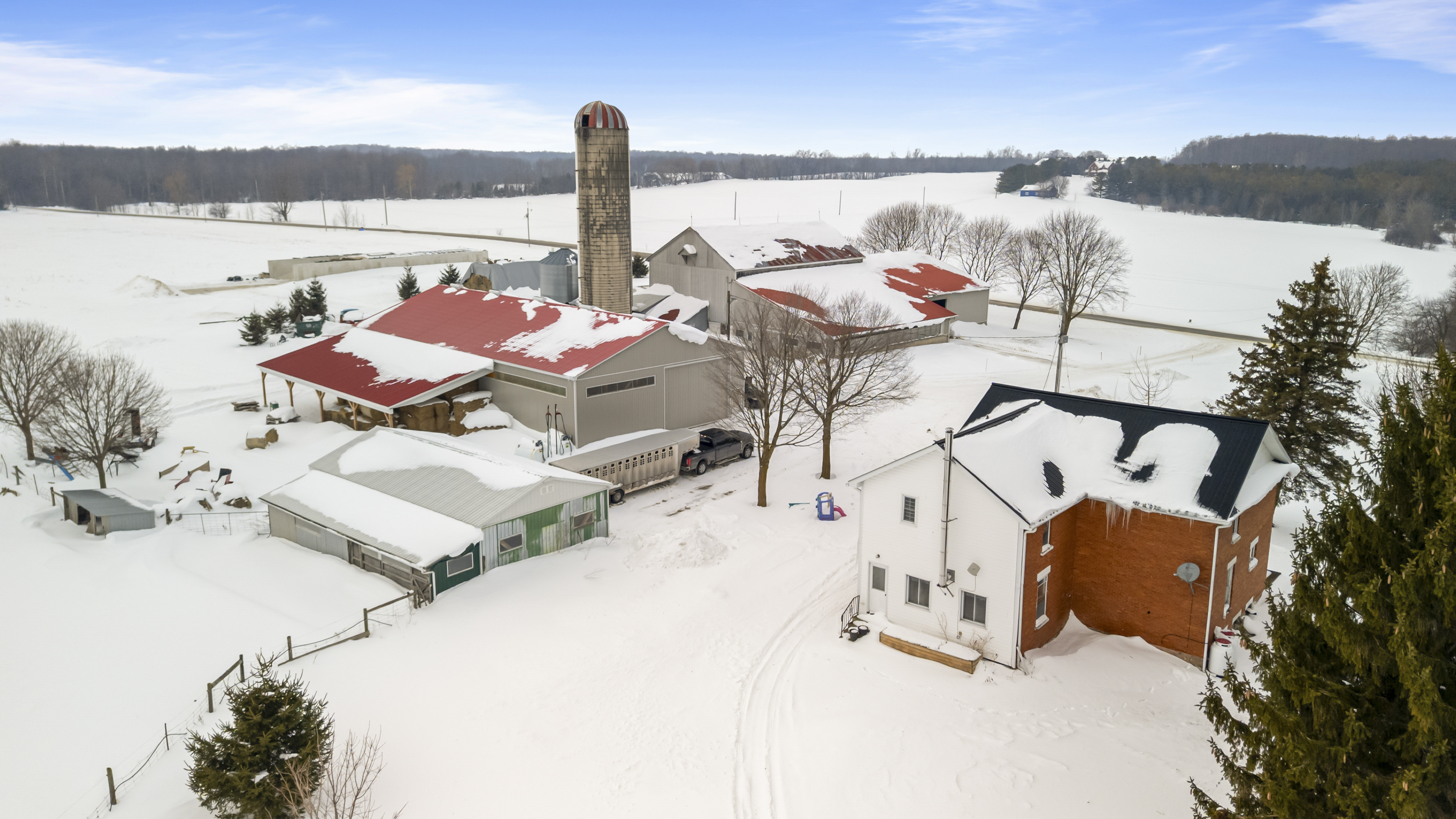 5205 13 Line, Harriston, Ontario    - Photo 1 - RP7040110884