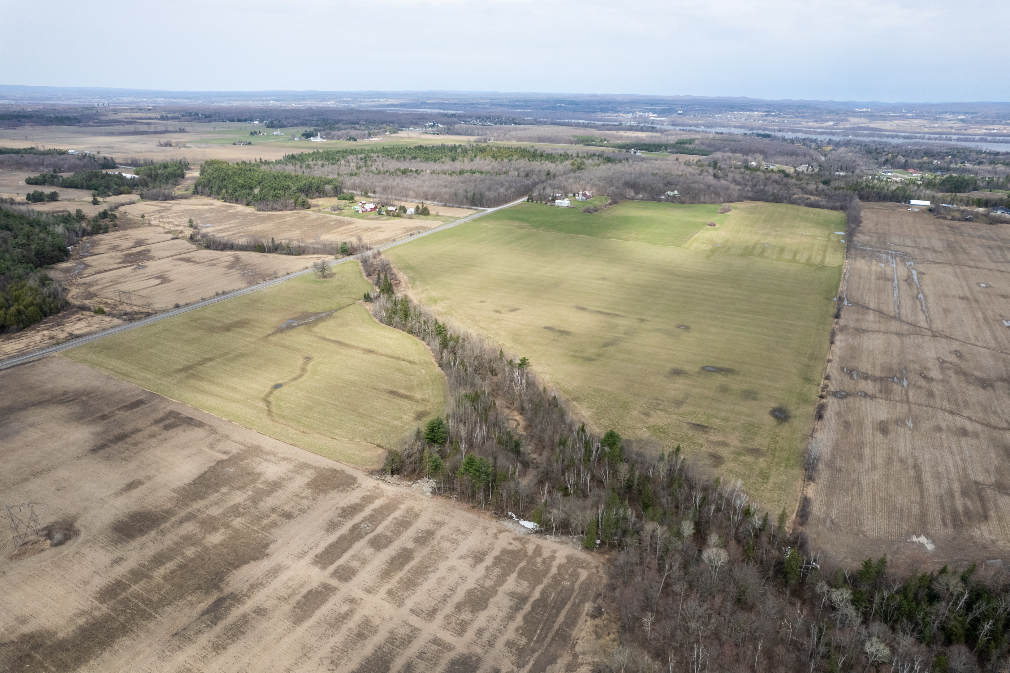 1961 Sarsfield Rd, Cumberland, Ontario  K4C 1K9 - Photo 2 - RP9297276921