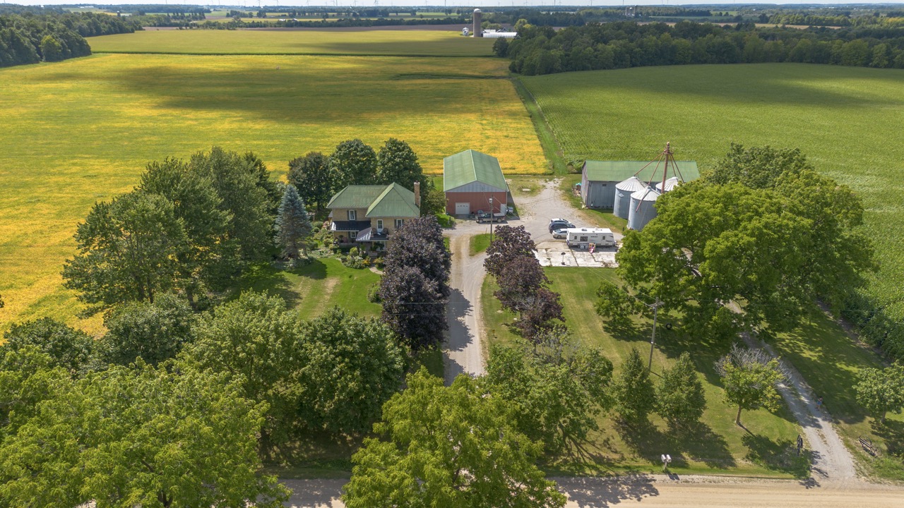 26523 Poplar Hill Rd, Parkhill, Ontario    - Photo 1 - RP513250874