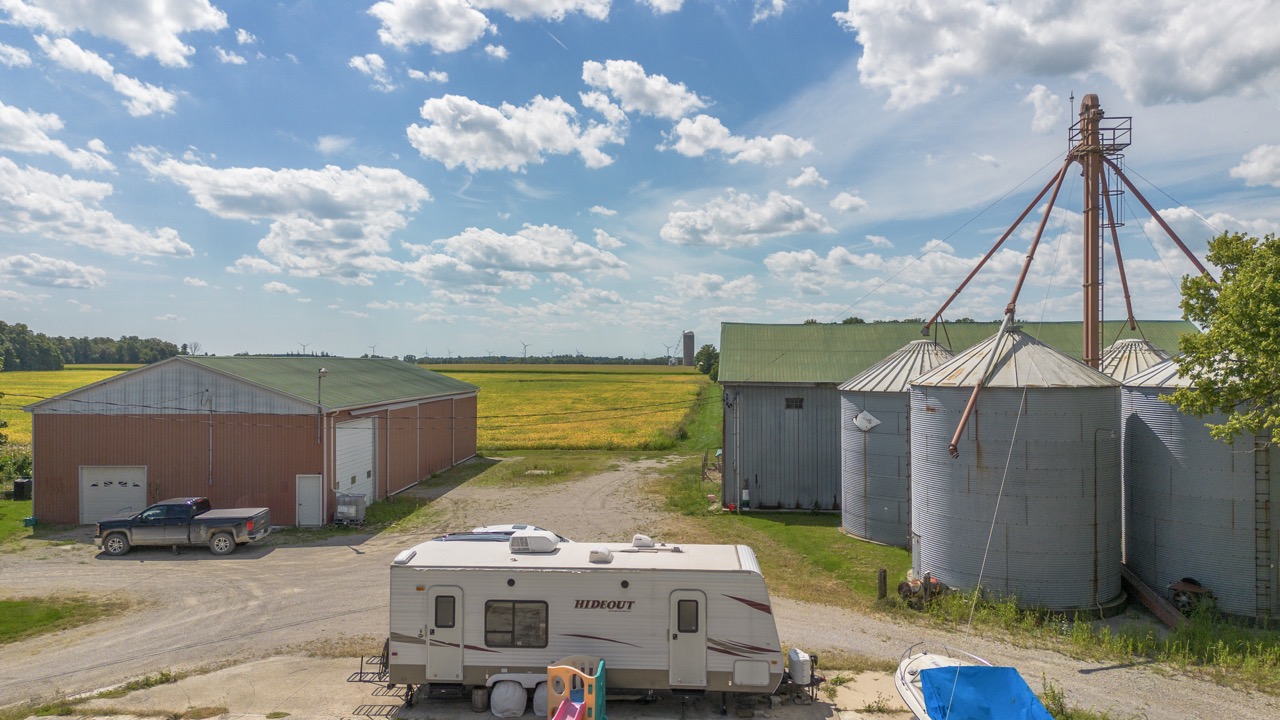 26523 Poplar Hill Rd, Parkhill, Ontario    - Photo 21 - RP513250874