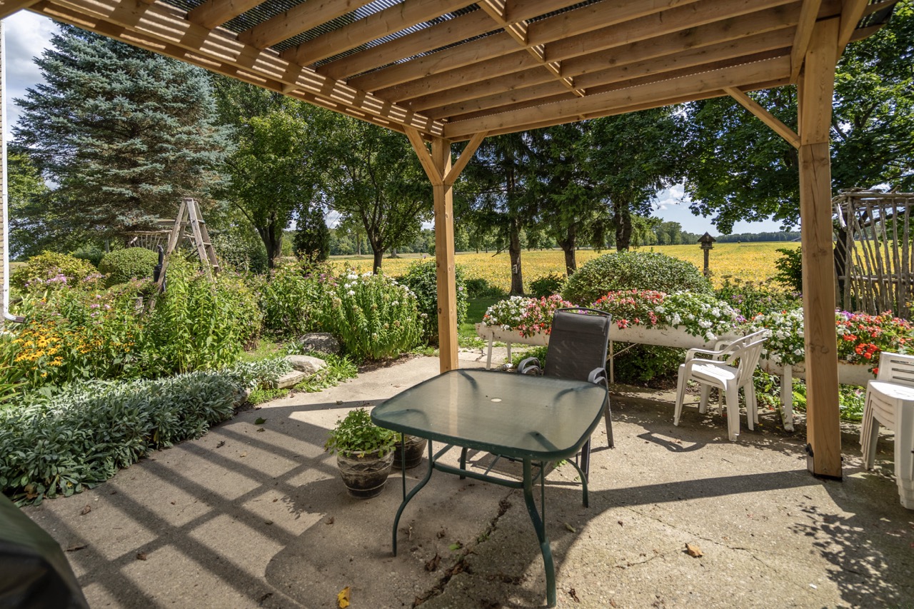 26523 Poplar Hill Rd, Parkhill, Ontario    - Photo 30 - RP513250874