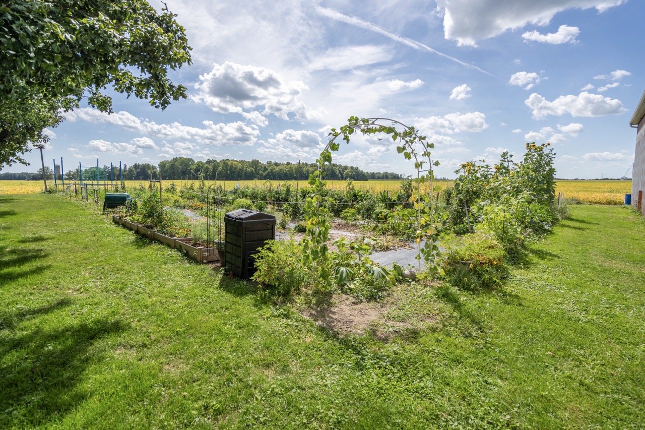 26523 Poplar Hill Rd, Parkhill, Ontario    - Photo 35 - RP513250874