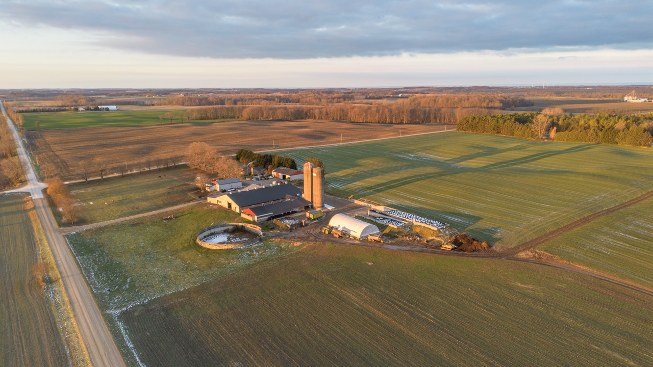 38152 Hawkins Rd, Auburn, Ontario    - Photo 4 - RP139954239