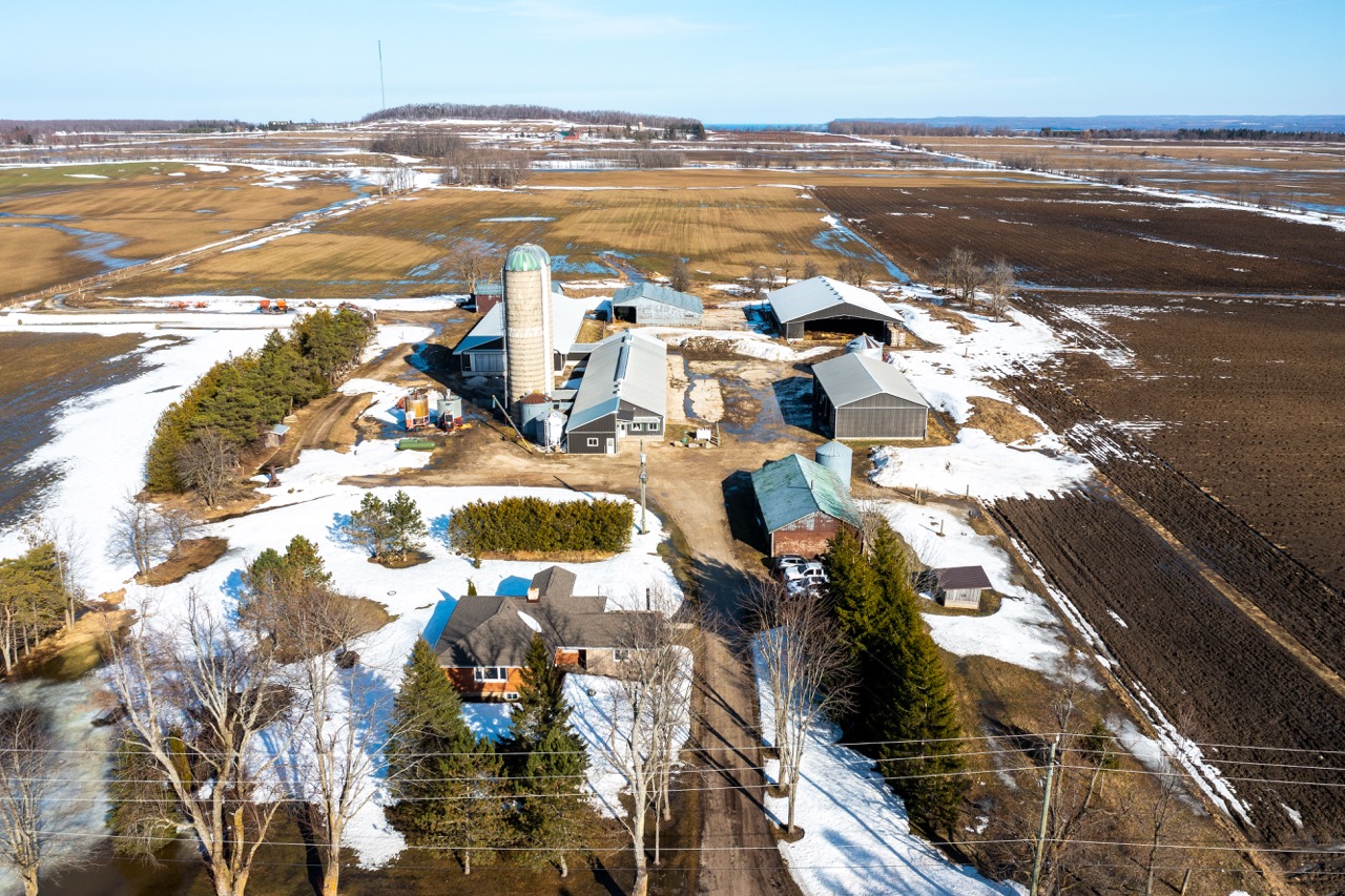 310135 Kemble Rock Road, Kemble, Ontario    - Photo 1 - RP943838875