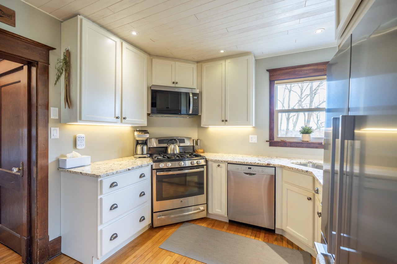 12675 Sixteen Mile Rd, Denfield, Ontario    - Photo 14 - RP4017114027