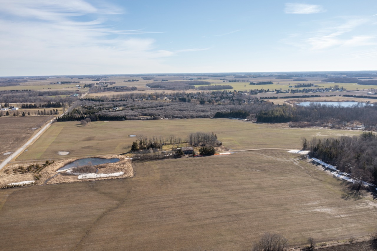 12675 Sixteen Mile Rd, Denfield, Ontario    - Photo 3 - RP4017114027