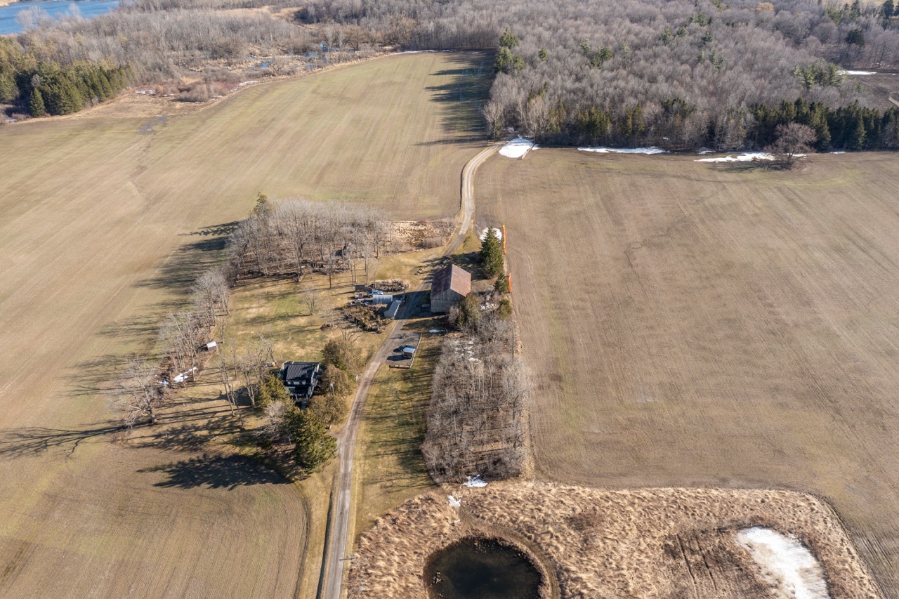 12675 Sixteen Mile Rd, Denfield, Ontario    - Photo 5 - RP4017114027